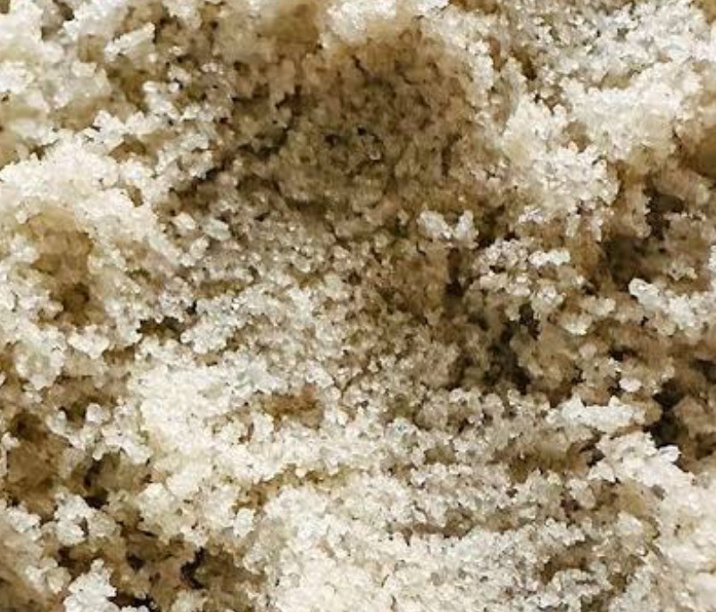 Soft, fine sand substrate.