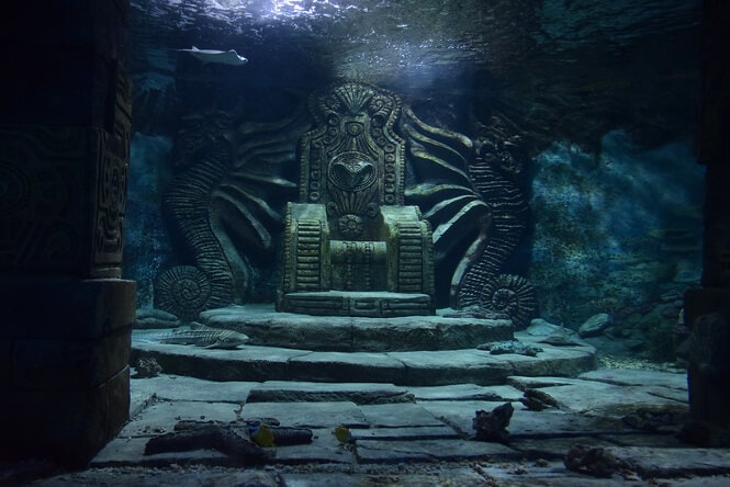 Pictured, the udnerwater throne in Moscow's Oceanarium RIO.